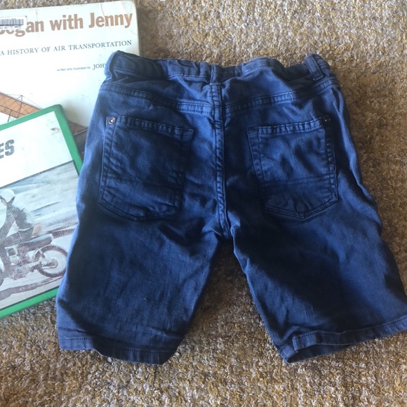 Zara Kids blue shorts w/ button closure and elastic size adjustment - Picture 4 of 4